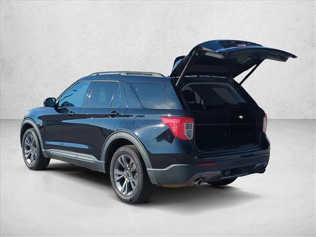 Certified 2022 Ford Explorer XLT w/ Equipment Group 202A AWD/4WD image 8