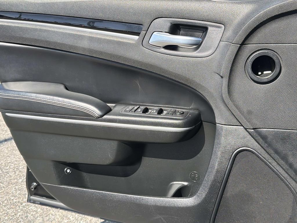 Used 2022 Chrysler 300 S image 18