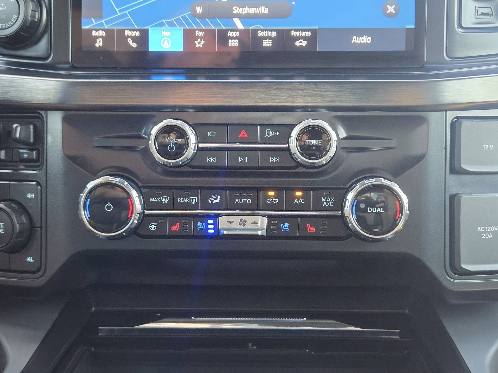 Certified 2026 Ford F450 Lariat w/ Lariat Premium Package AWD/4WD image 20