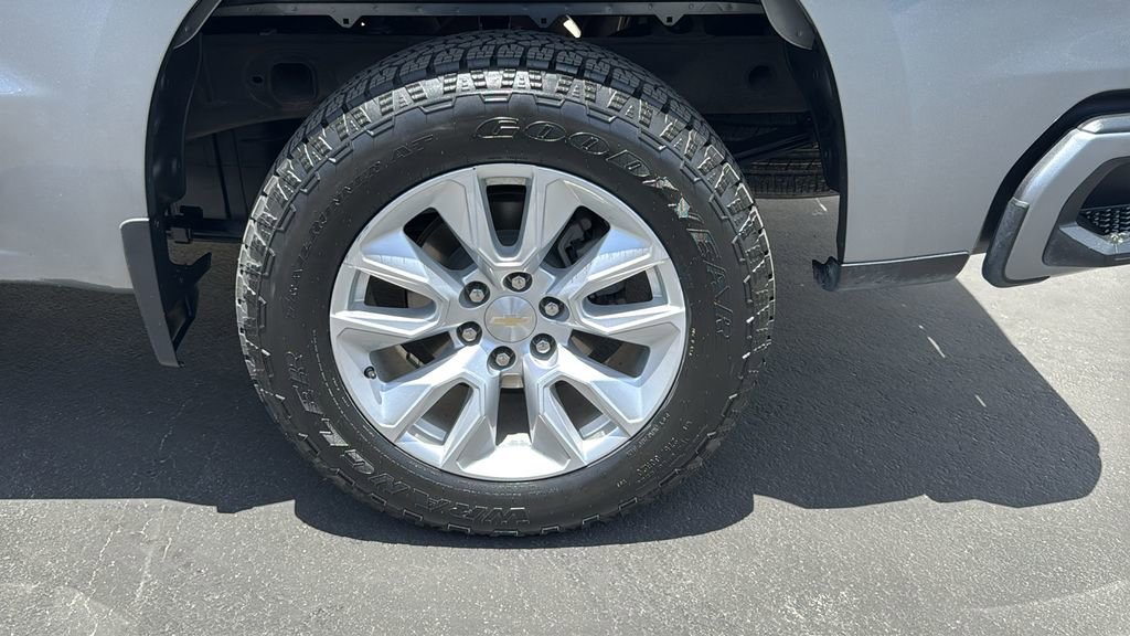 Used 2021 Chevrolet Silverado 1500 Custom RWD image 9