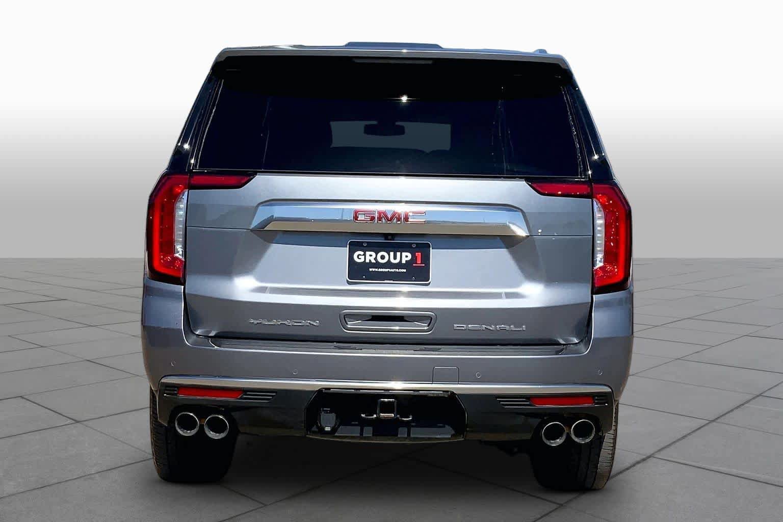 Used 2022 GMC Yukon XL Denali AWD/4WD image 5