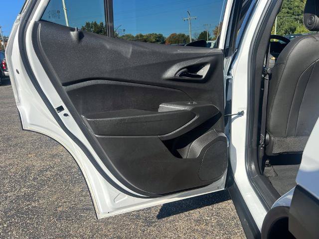 Used 2025 Chevrolet Trax LT w/ LT Convenience Package FWD image 33