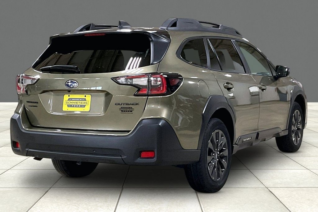 Used 2025 Subaru Outback Onyx Edition AWD/4WD image 12