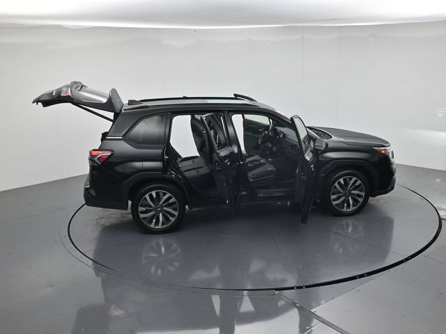 Used 2025 Subaru Forester Touring AWD/4WD image 40