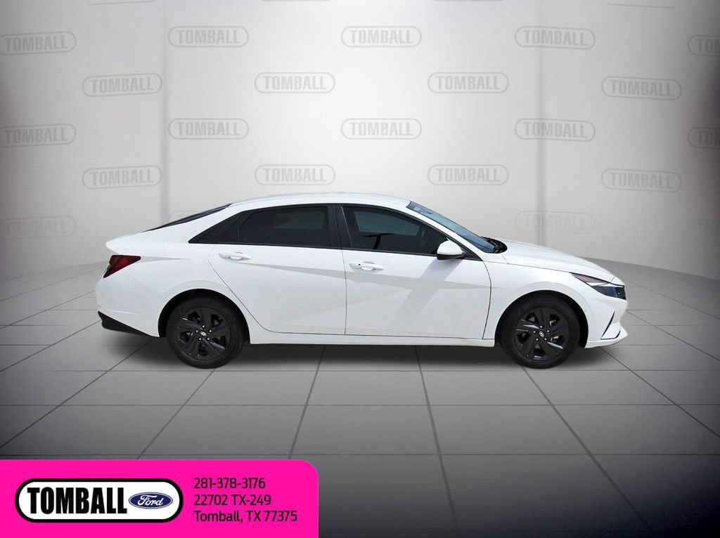 Used 2022 Hyundai Elantra SEL w/ Convenience Package FWD image 8