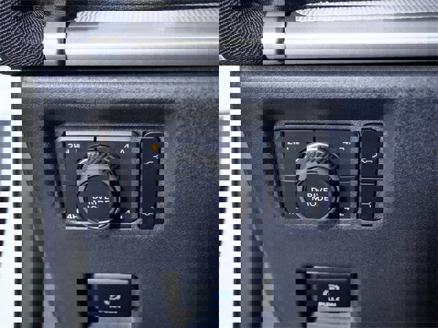 Certified 2025 Ford Expedition Active image 26