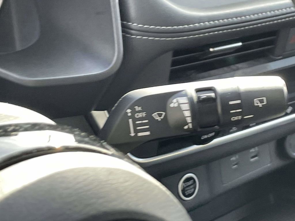 Used 2023 Nissan Rogue SV image 21