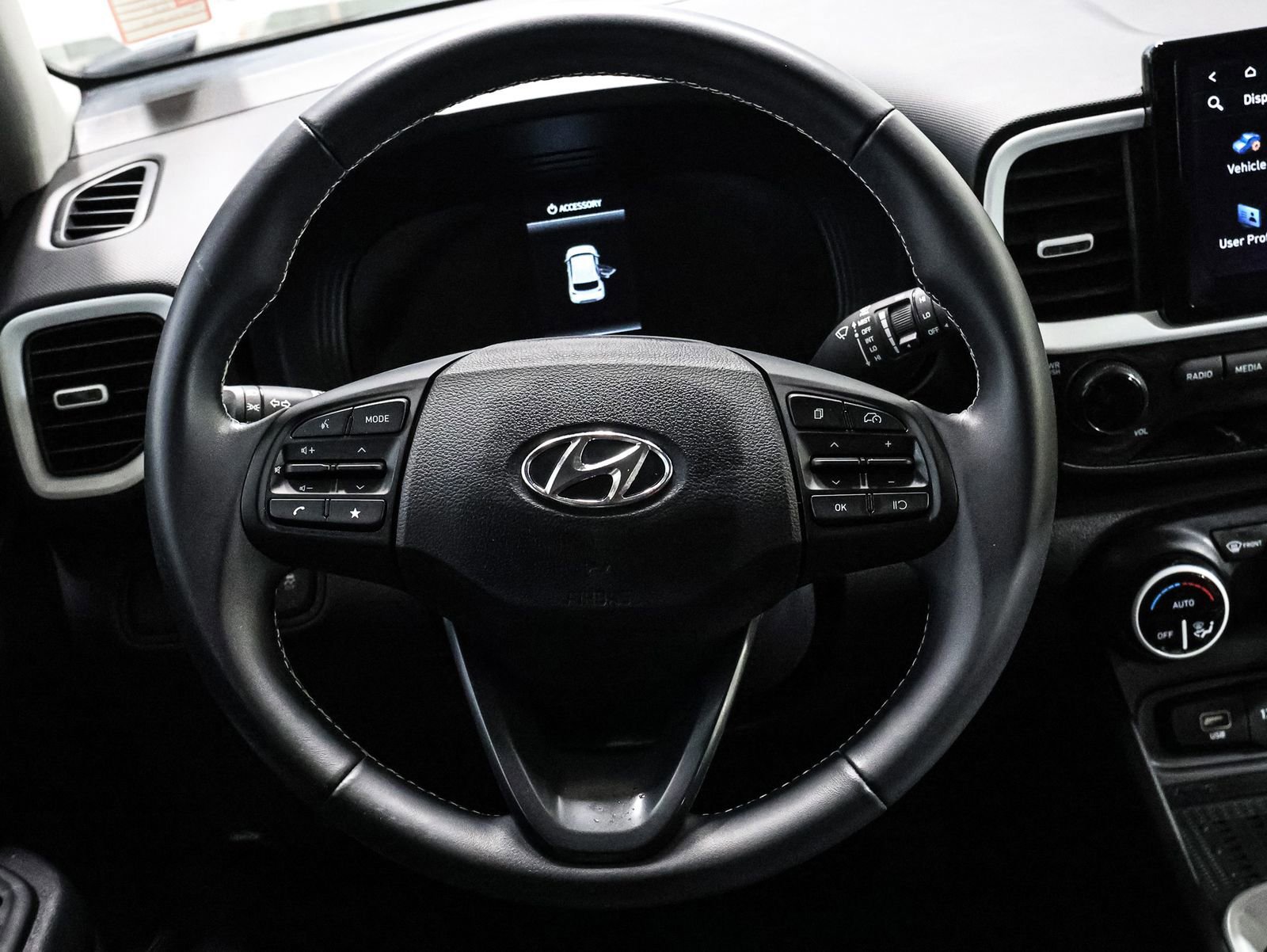 Used 2023 Hyundai Venue Limited w/ Cargo Package image 30