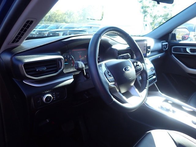 Certified 2022 Ford Explorer XLT w/ Equipment Group 202A image 15