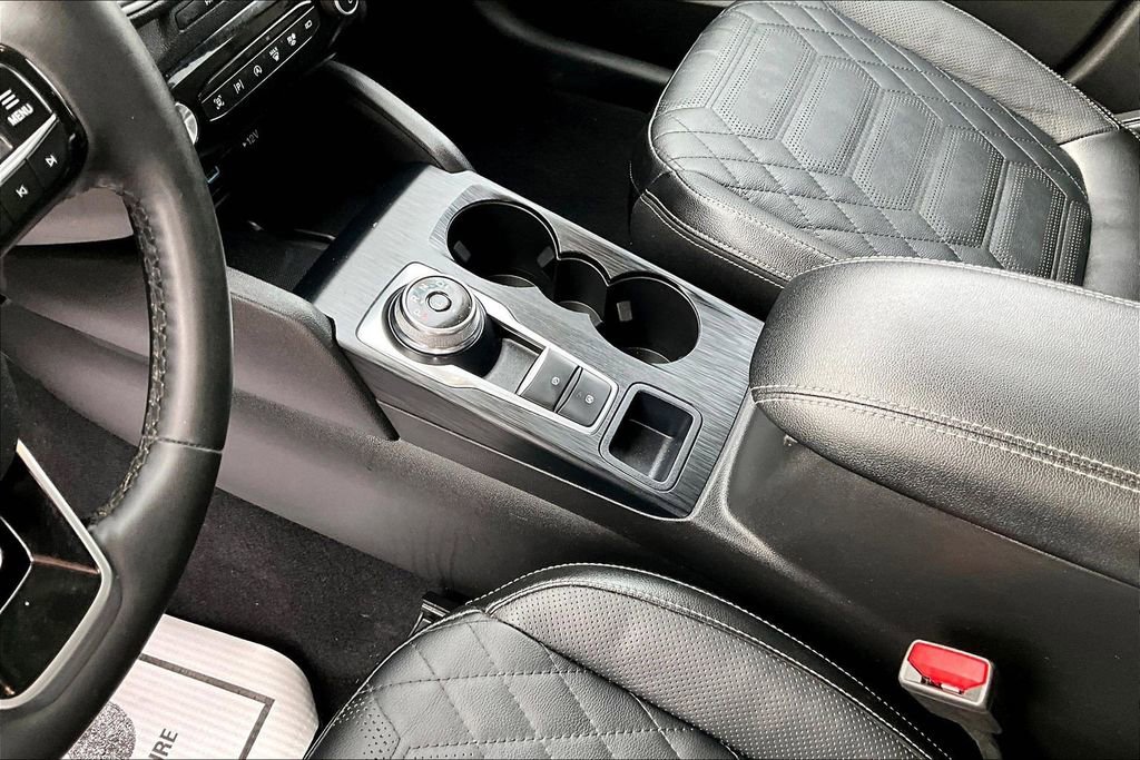 Certified 2023 Ford Escape Platinum w/ Premium Technology Package AWD/4WD image 16