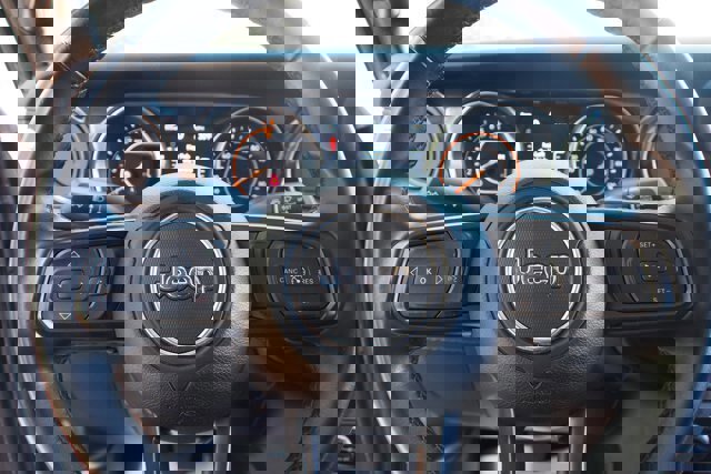 Used 2022 Jeep Gladiator Sport image 21