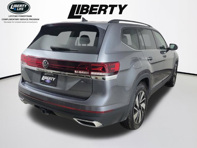 Used 2025 Volkswagen Atlas SE AWD/4WD image 3