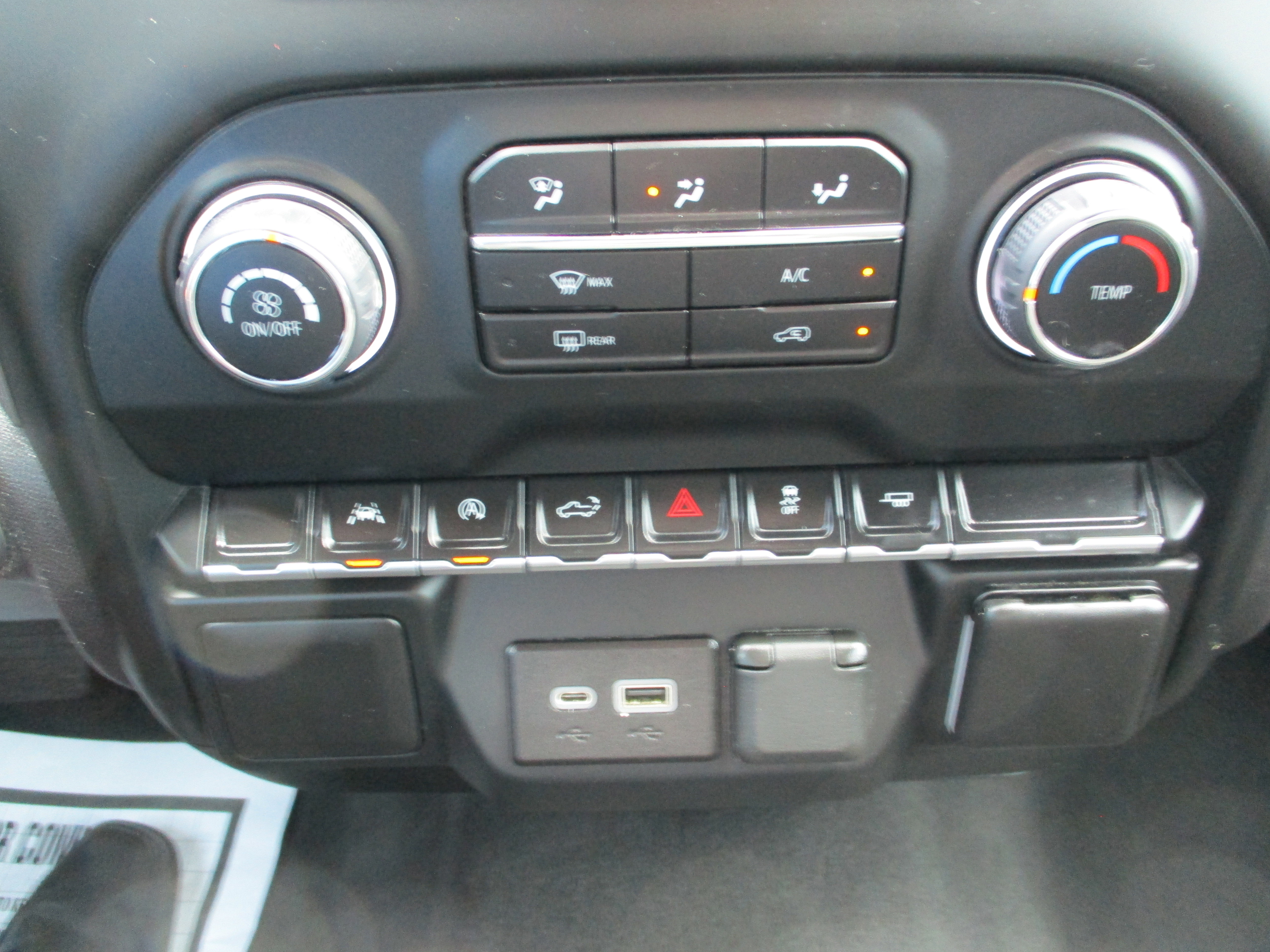 Used 2023 Chevrolet Silverado 1500 Custom image 14