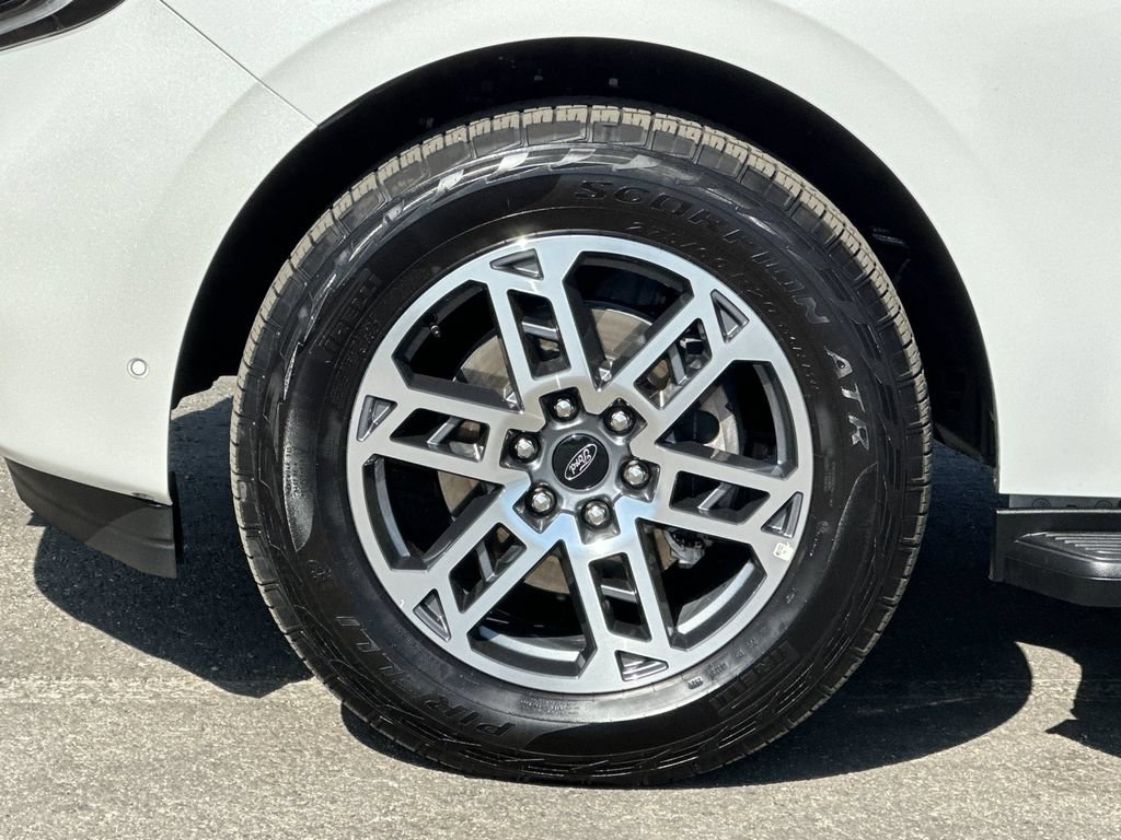 Certified 2025 Ford Expedition Active AWD/4WD image 25