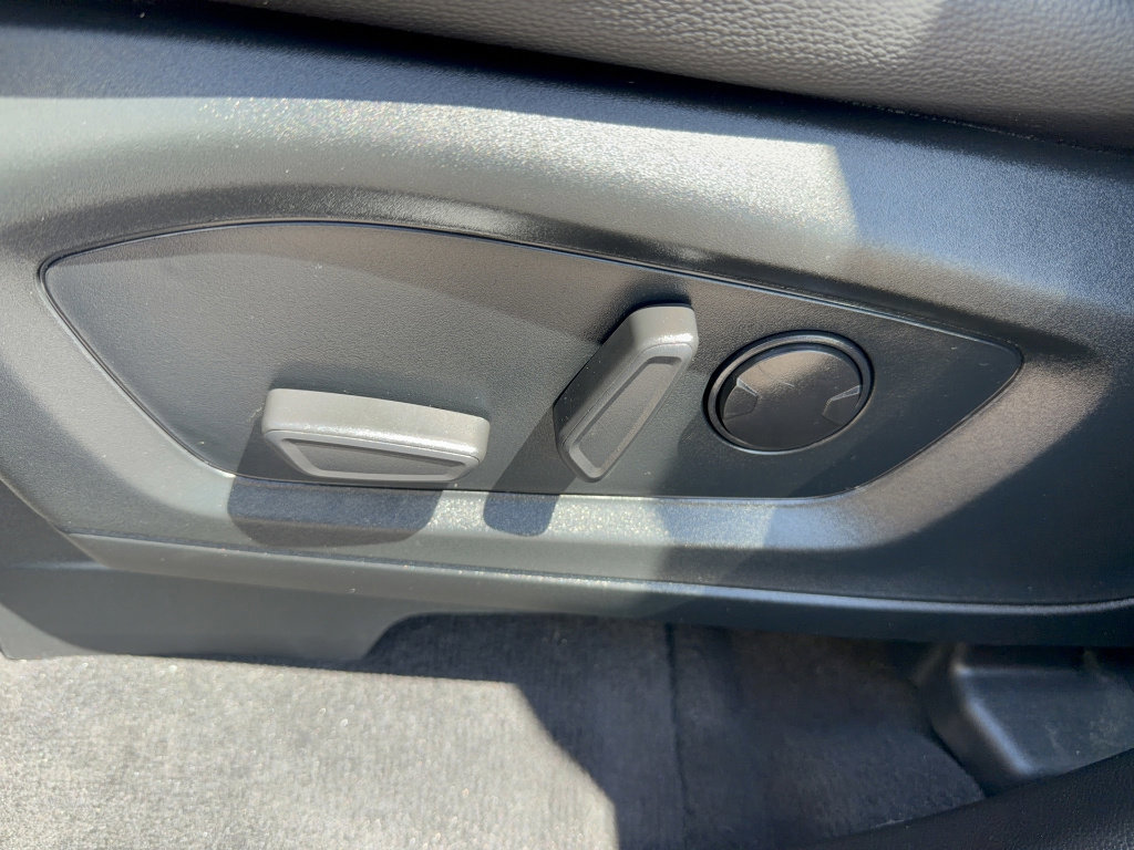 Certified 2023 Ford Explorer Limited w/ Limited Technology Package image 36