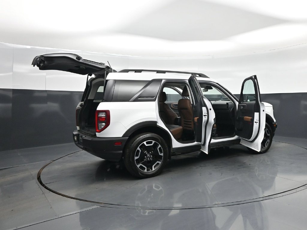 Certified 2023 Ford Bronco Sport Outer Banks w/ Tech Package AWD/4WD image 5
