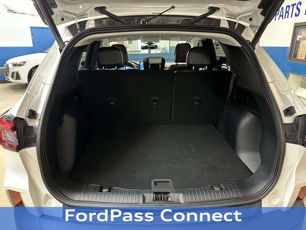 Certified 2023 Ford Escape Platinum AWD/4WD image 28