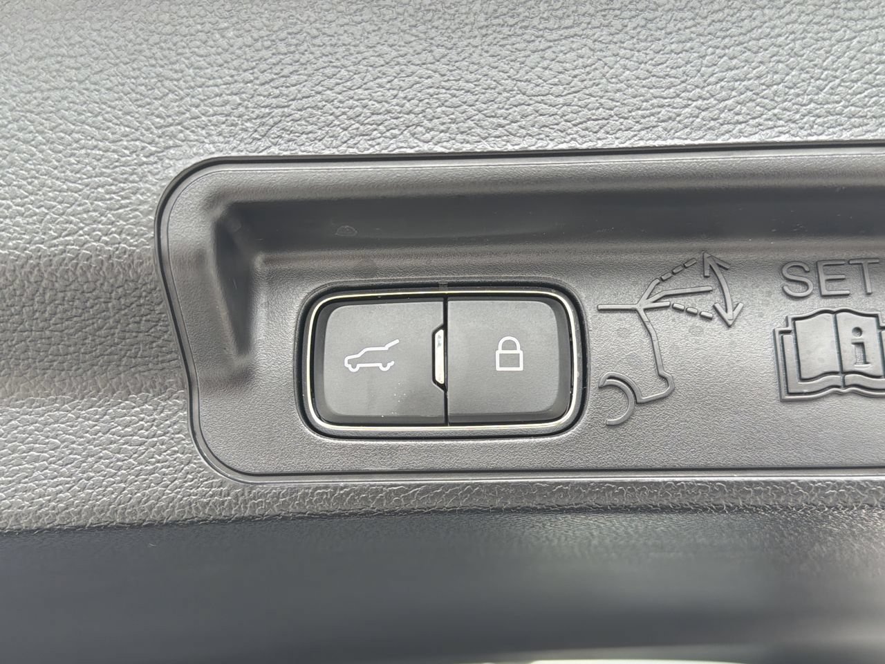 Certified 2023 Ford Explorer Limited w/ Limited Technology Package RWD image 9