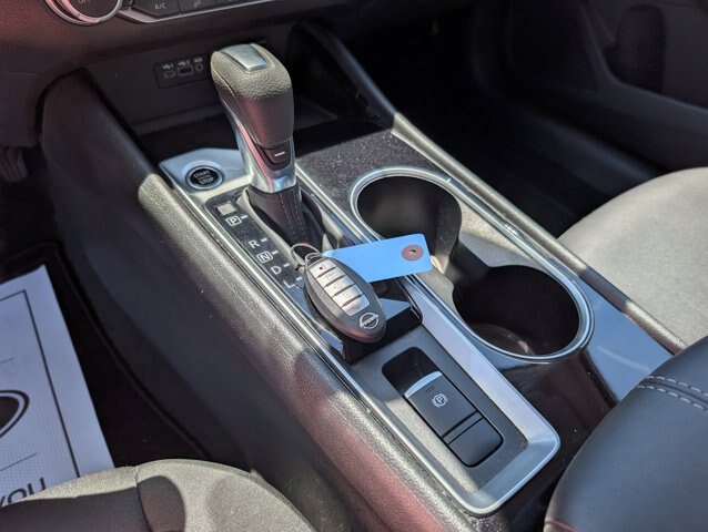 Used 2024 Nissan Altima 2.5 SV AWD/4WD image 16
