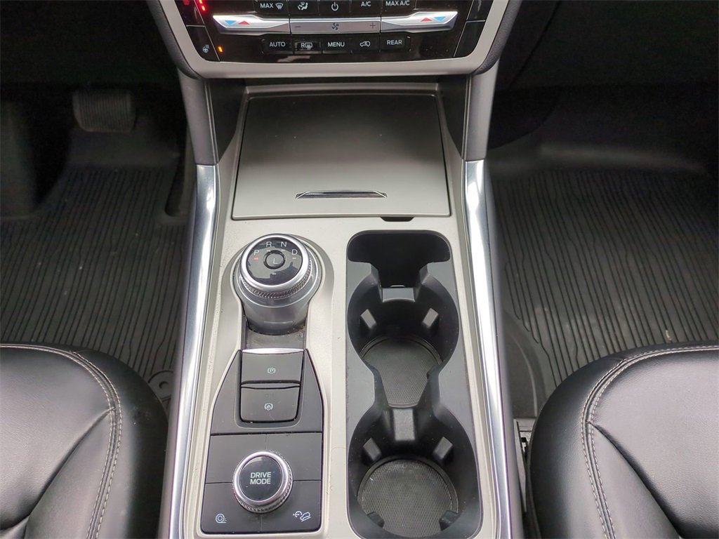 Certified 2022 Ford Explorer XLT w/ Equipment Group 202A image 19