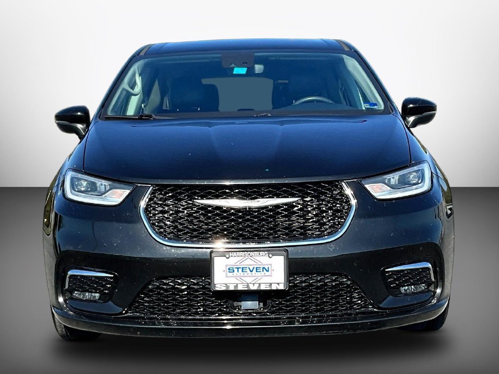 Used 2023 Chrysler Pacifica Touring-L FWD image 2