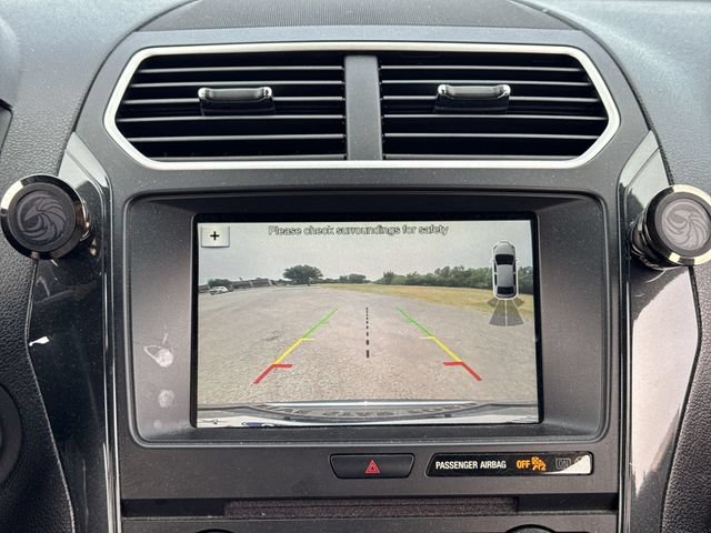 Certified 2018 Ford Explorer XLT w/ Equipment Group 201A FWD image 17