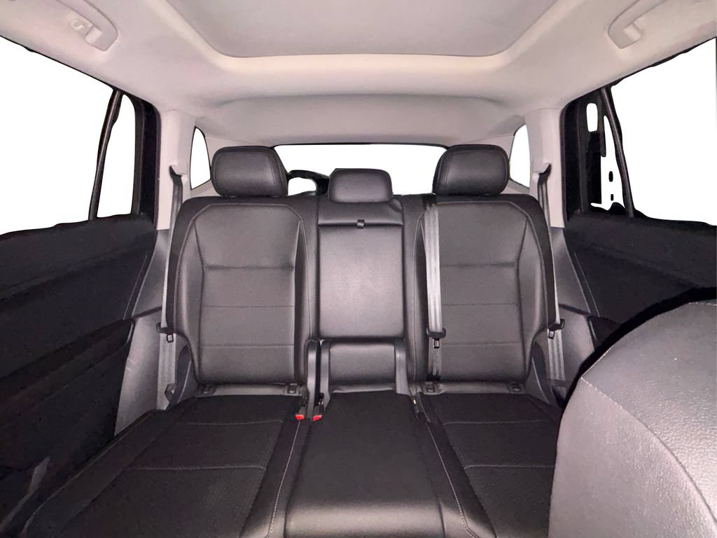 Used 2018 Volkswagen Tiguan SEL AWD/4WD image 24