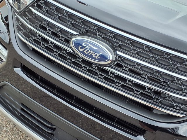 Certified 2024 Ford Explorer XLT w/ Equipment Group 202A AWD/4WD image 26