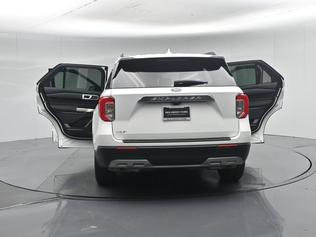 Certified 2021 Ford Explorer XLT w/ Equipment Group 202A RWD image 33