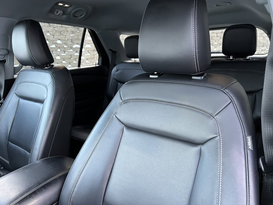 Certified 2023 Ford Explorer XLT w/ Equipment Group 202A image 14