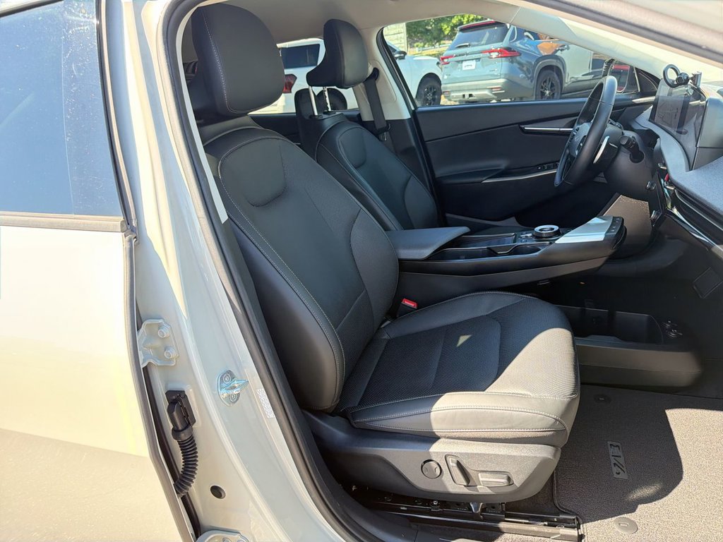 Used 2023 Kia EV6 Wind RWD image 28
