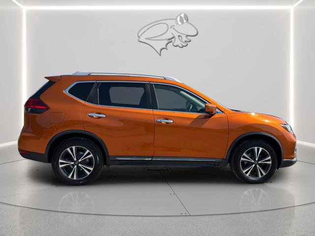 Used 2017 Nissan Rogue SL w/ SL Premium Package image 6