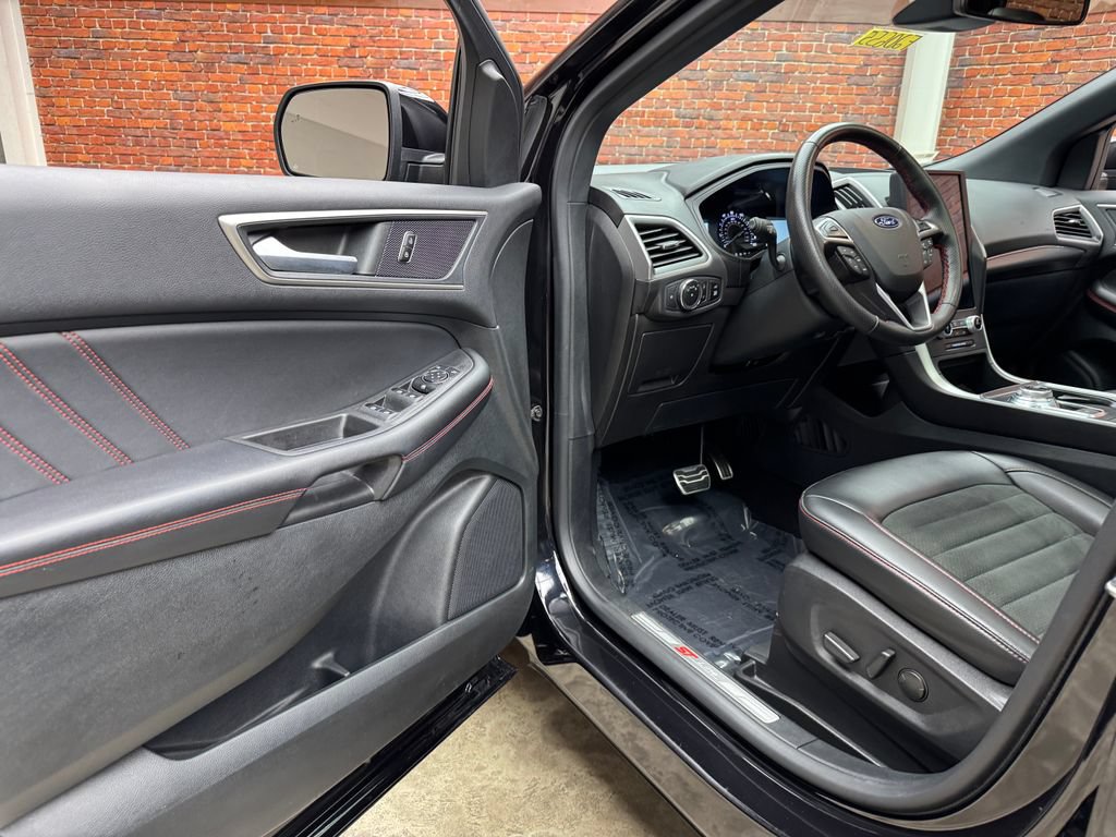Certified 2023 Ford Edge ST-Line AWD/4WD image 9