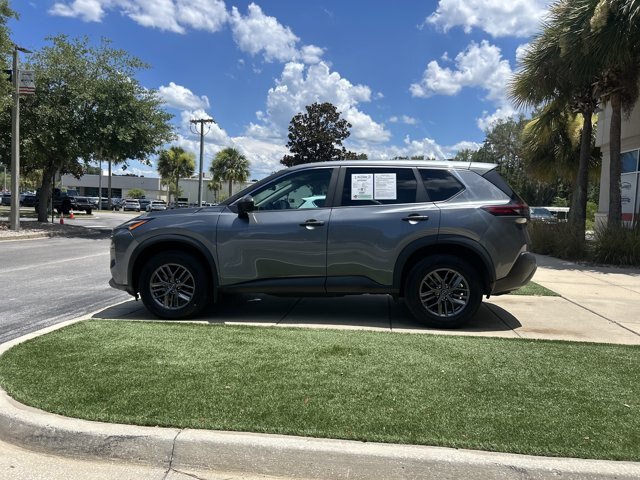 Used 2023 Nissan Rogue S AWD/4WD image 10