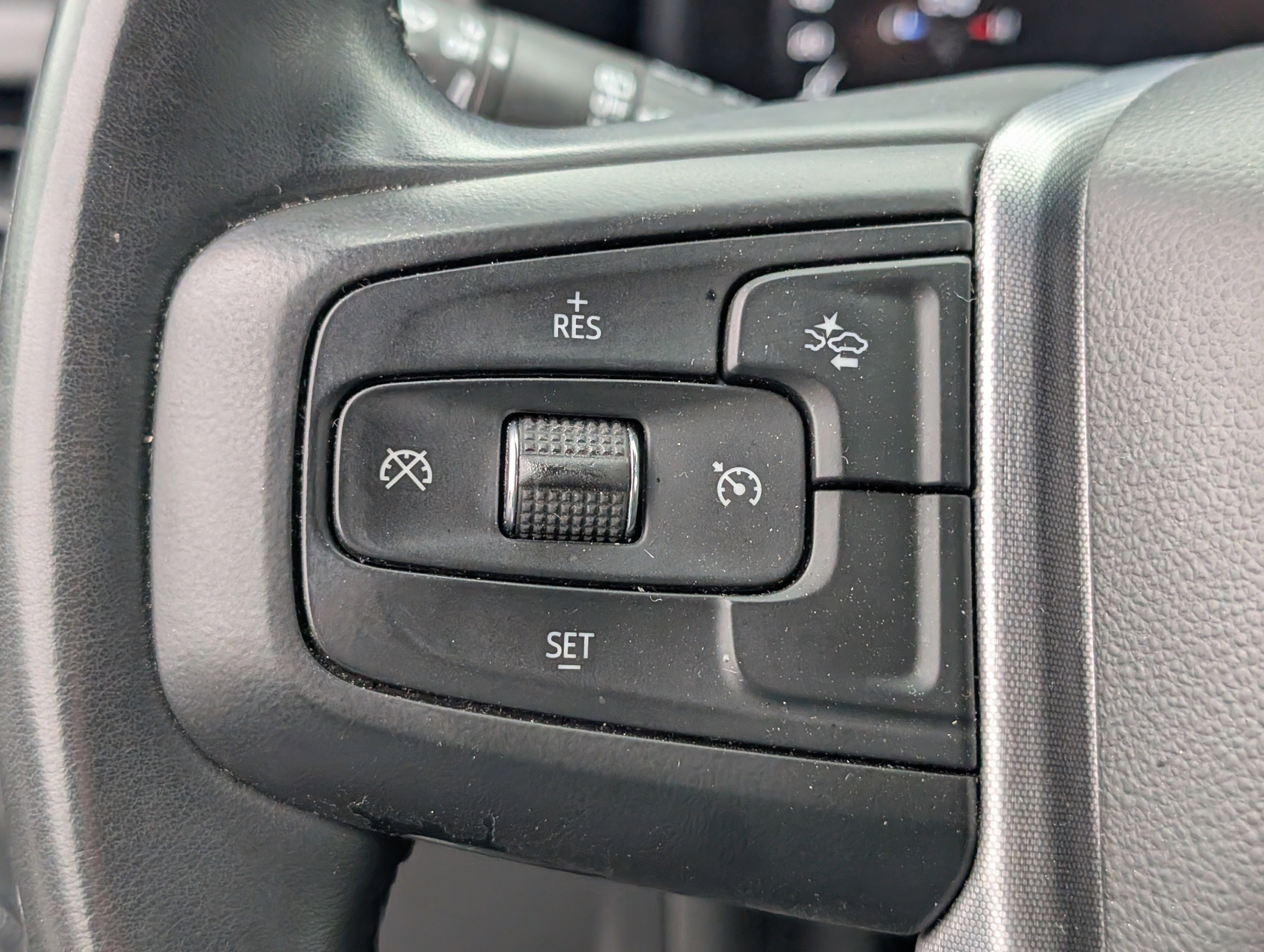 Used 2023 GMC Yukon SLT image 20