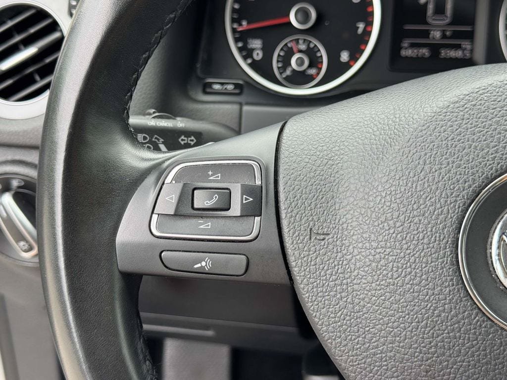 Used 2018 Volkswagen Tiguan Limited w/ Premium Package FWD image 11
