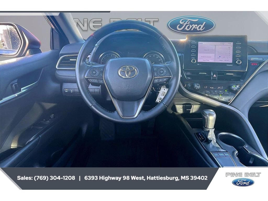 Used 2022 Toyota Camry SE FWD image 5