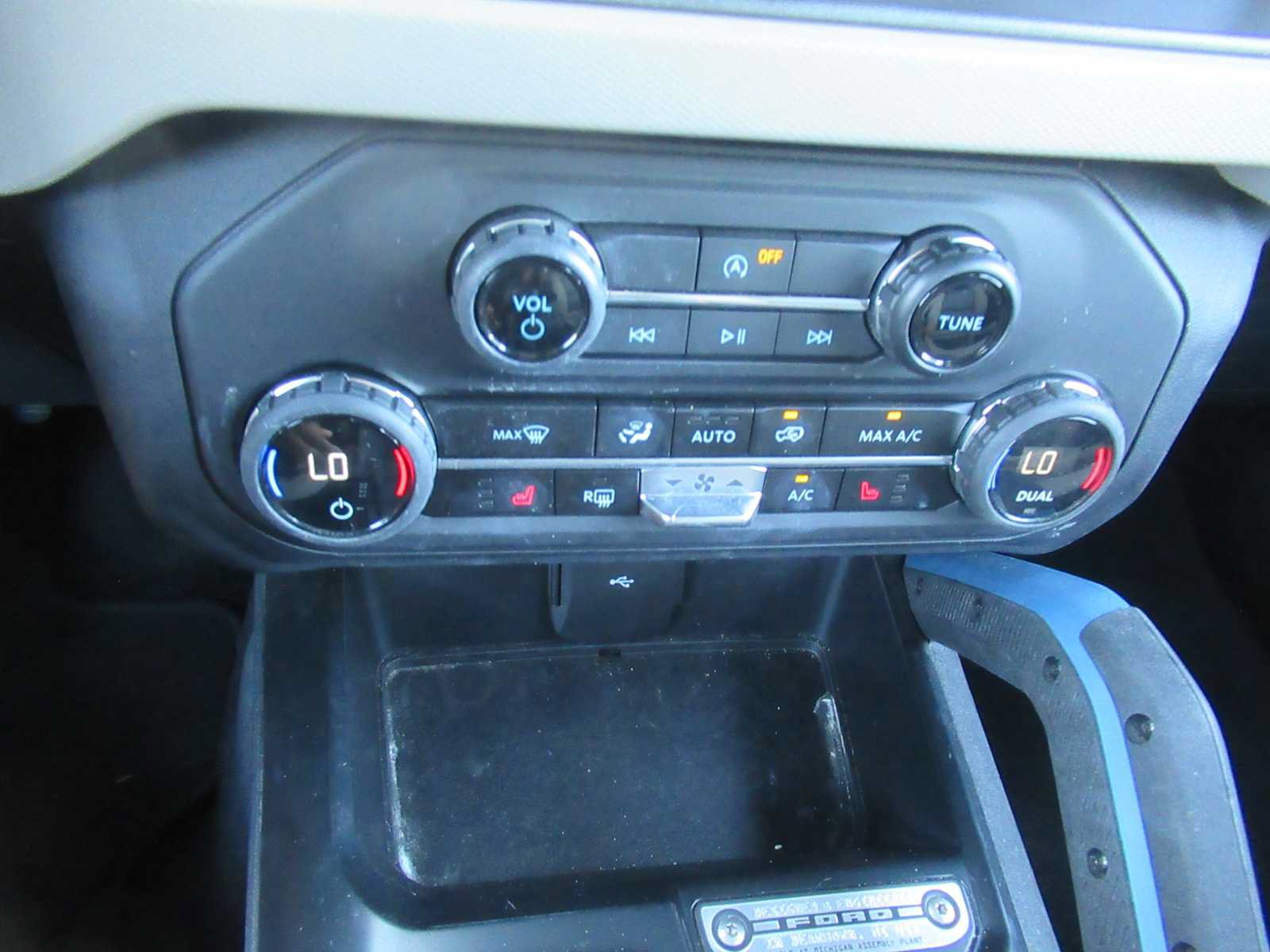 Certified 2024 Ford Bronco Wildtrak AWD/4WD image 27