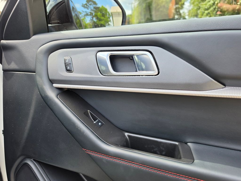 Certified 2025 Ford Explorer ST-Line w/ Premium Package RWD image 44