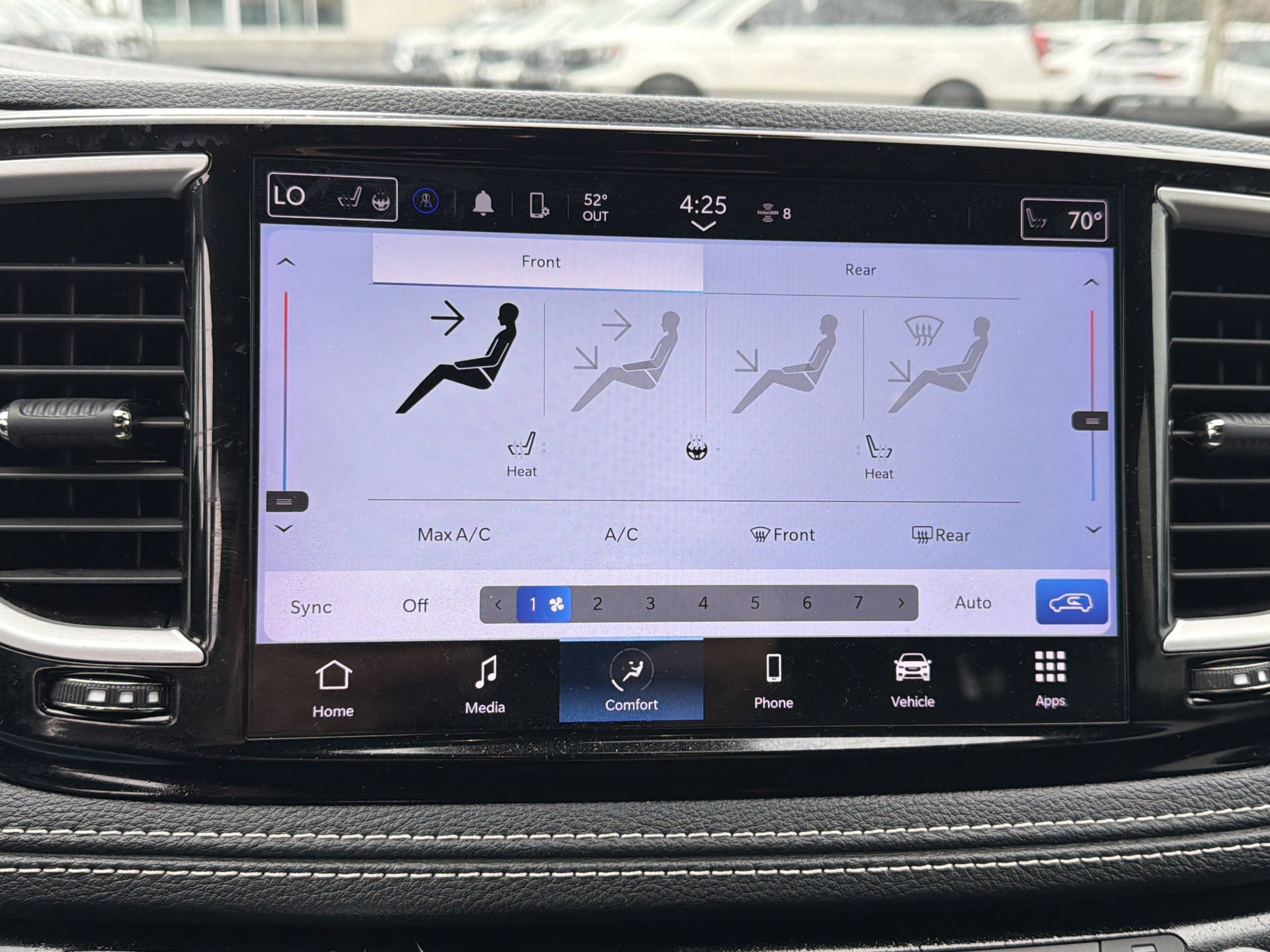 Used 2023 Chrysler Pacifica Touring image 13