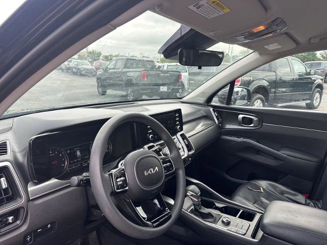 Used 2023 Kia Sorento LX FWD image 6