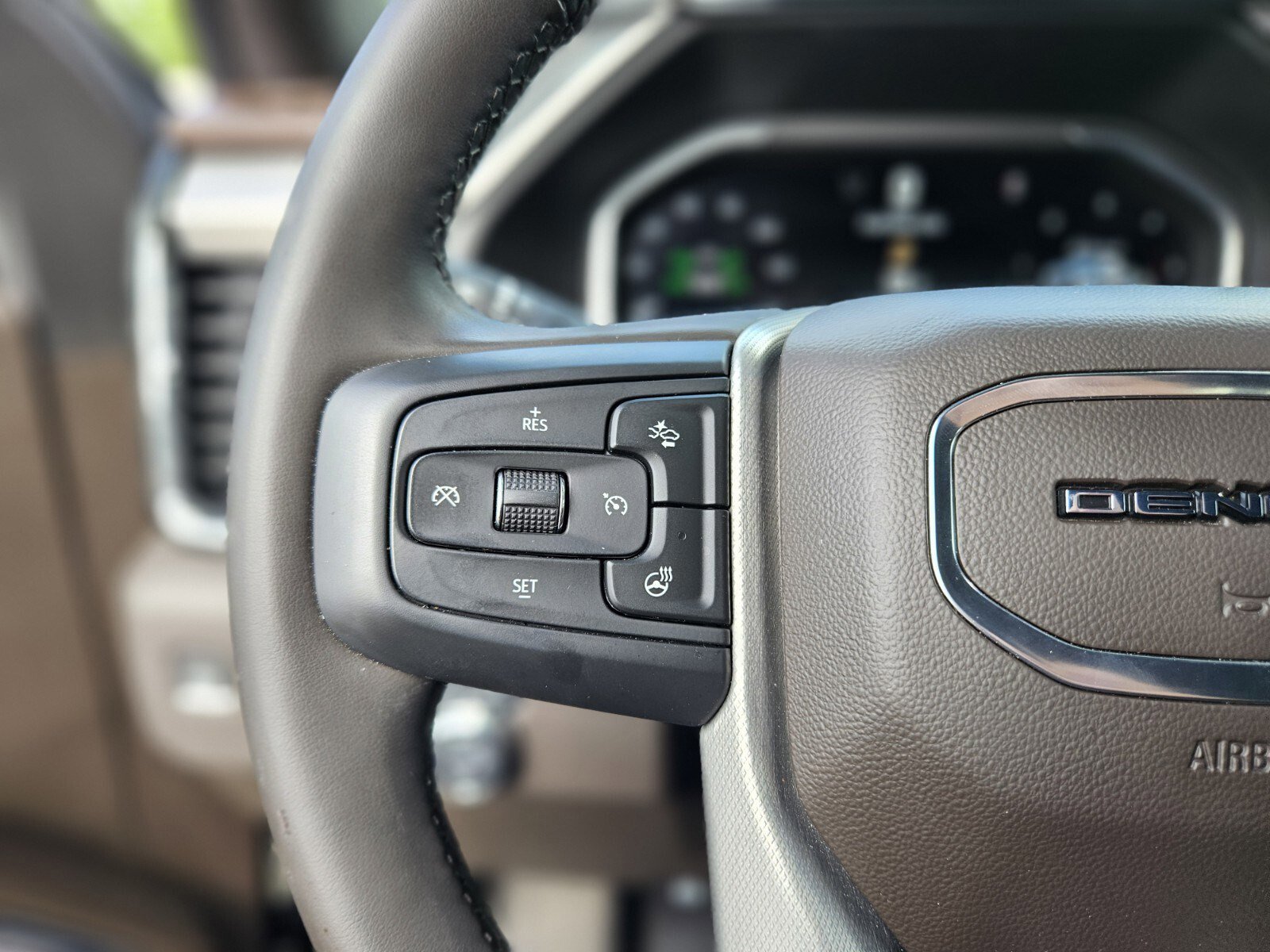 Used 2024 GMC Sierra 2500 Denali w/ Denali Reserve Package image 29