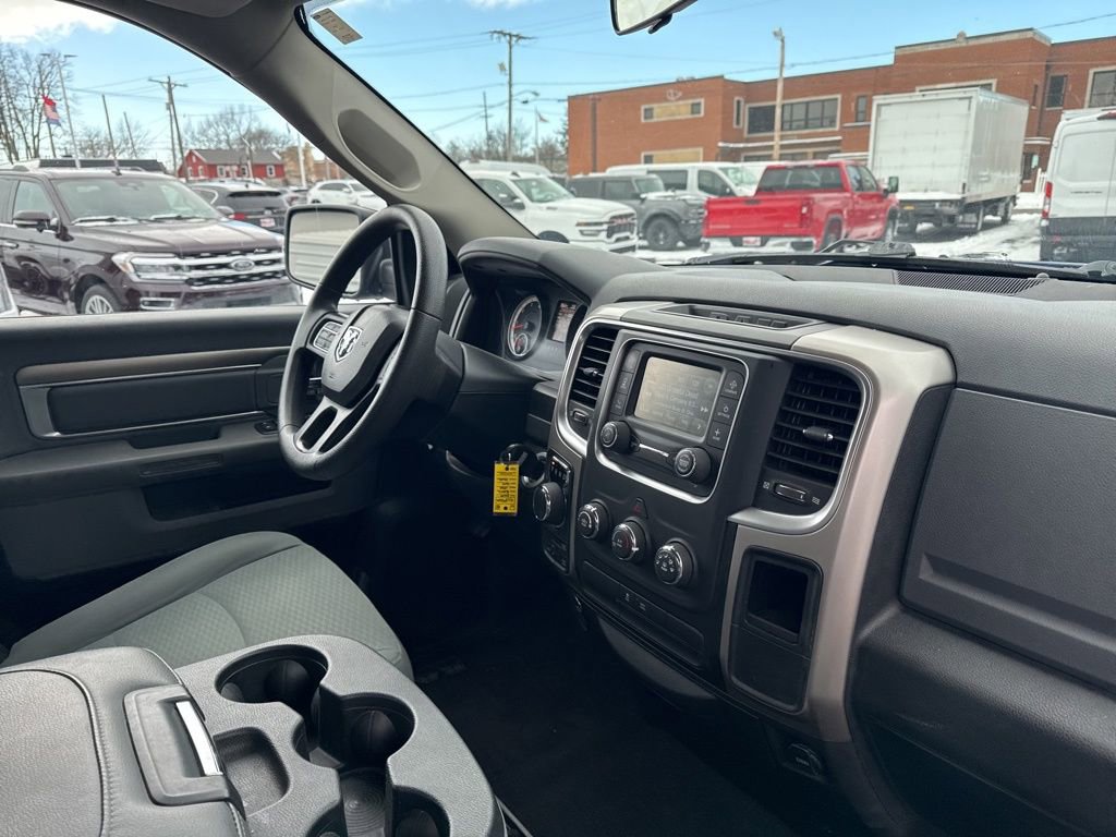 Used 2019 RAM 1500 Classic SLT image 34