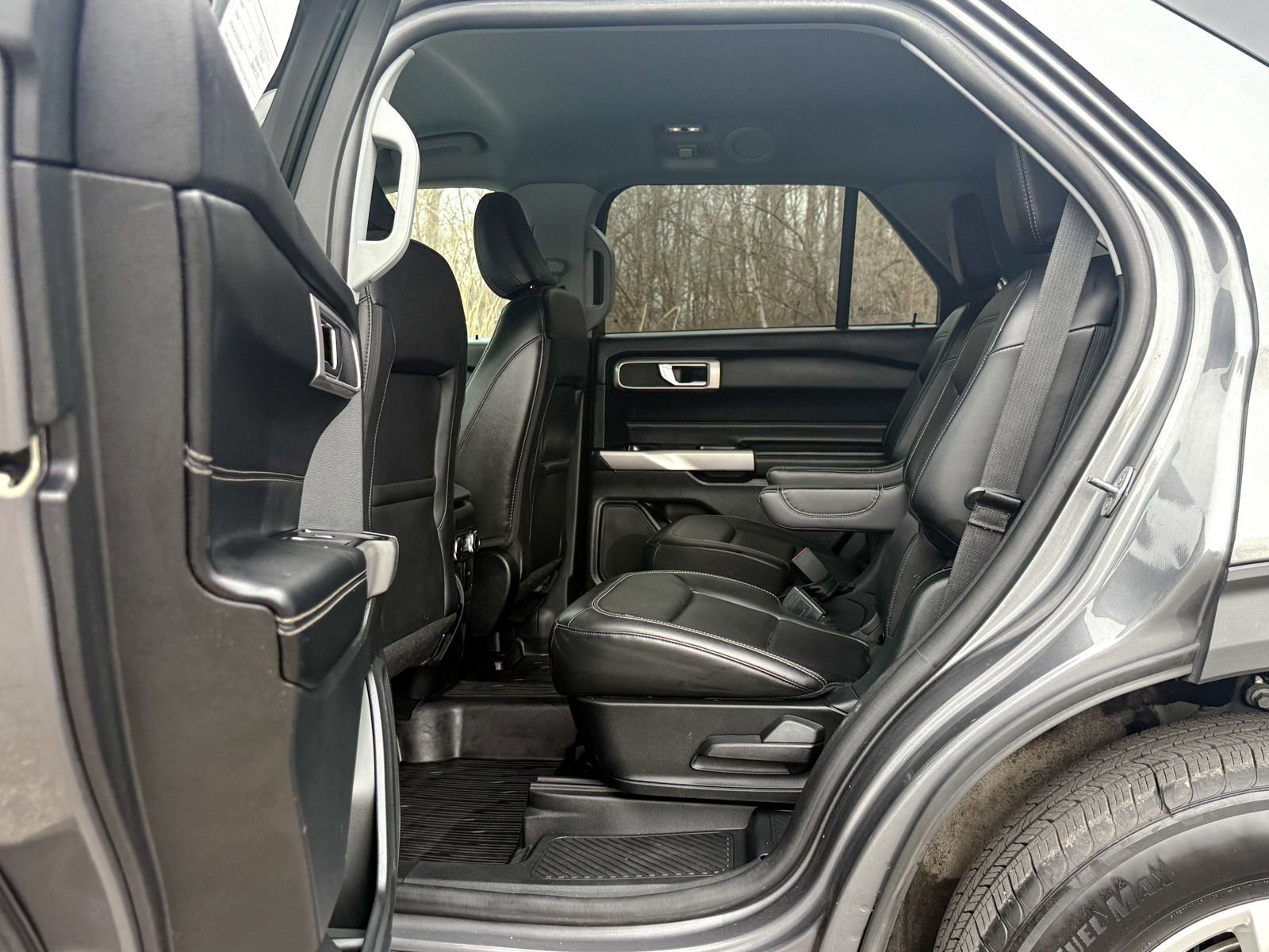 Certified 2022 Ford Explorer XLT w/ Equipment Group 202A image 20