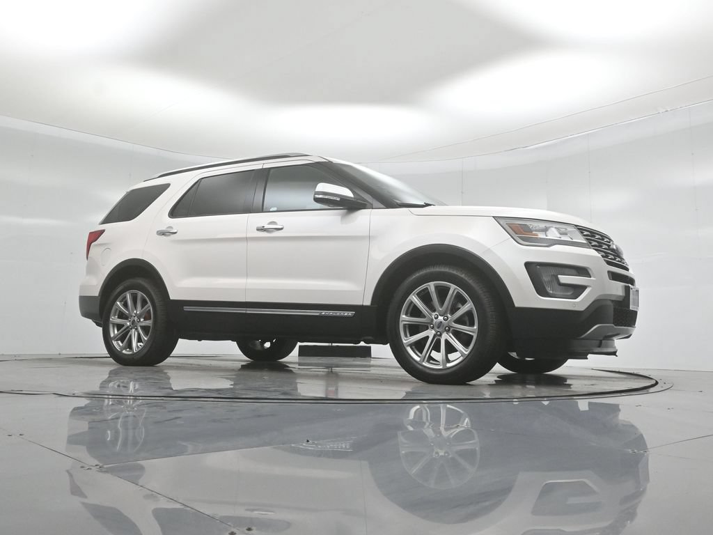 Certified 2017 Ford Explorer Limited FWD image 4