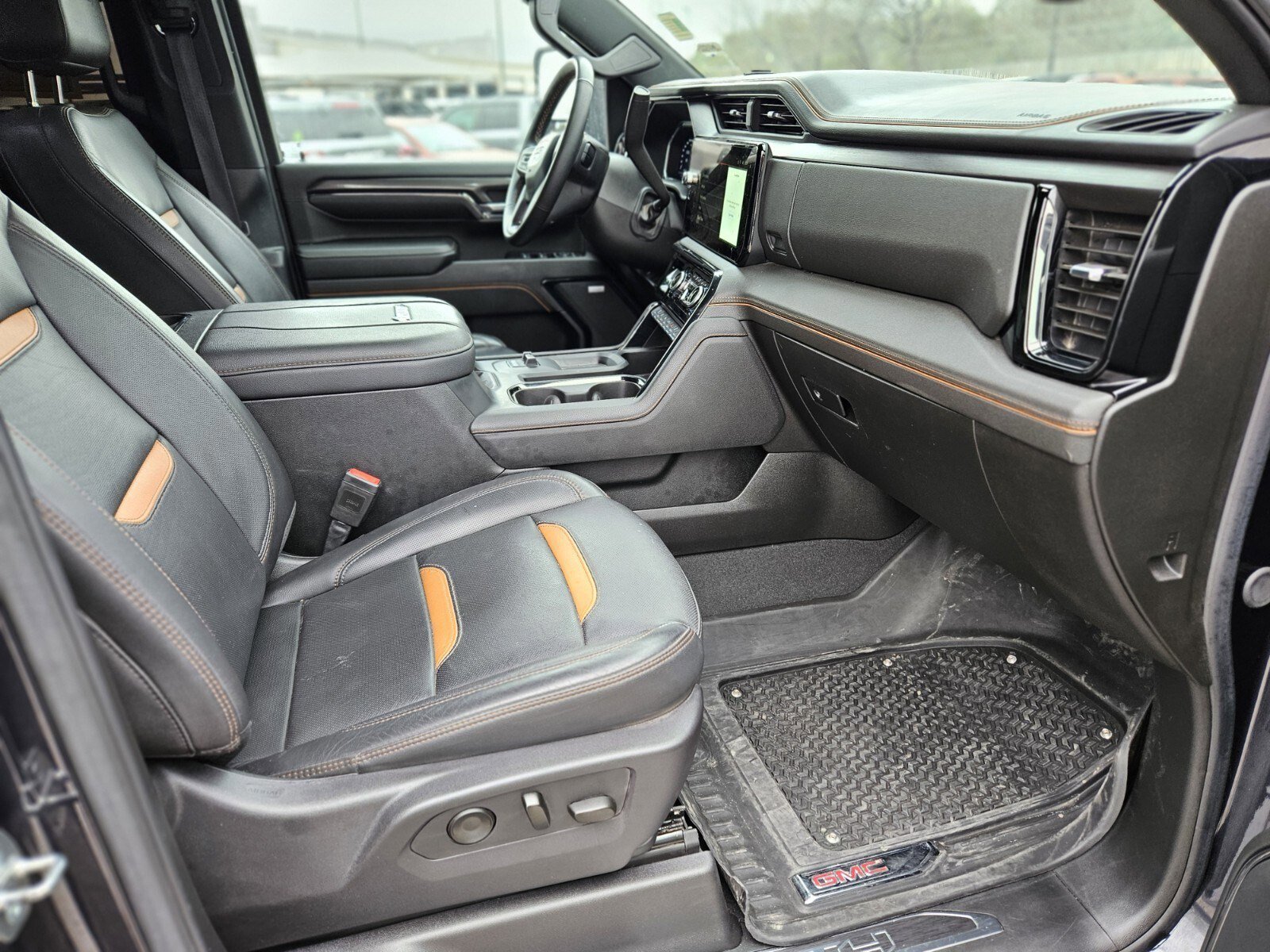 Used 2024 GMC Sierra 2500 AT4 w/ AT4 Premium Plus Package image 12