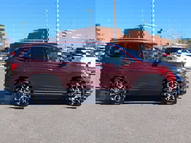 Used 2022 Honda Pilot Touring image 3