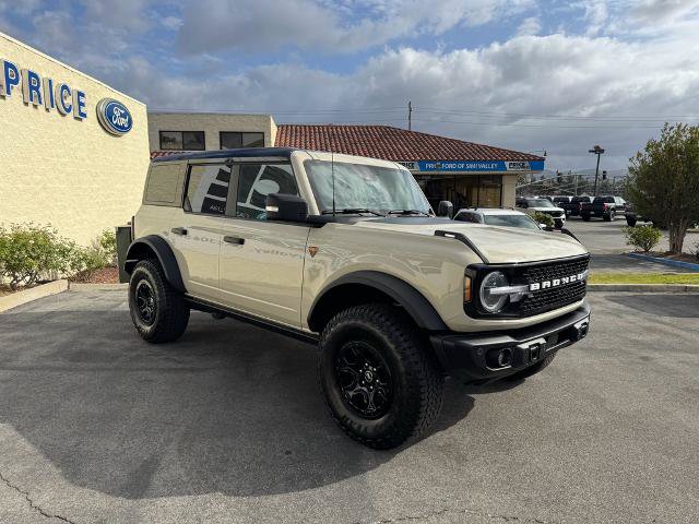 Certified 2025 Ford Bronco Badlands AWD/4WD image 3