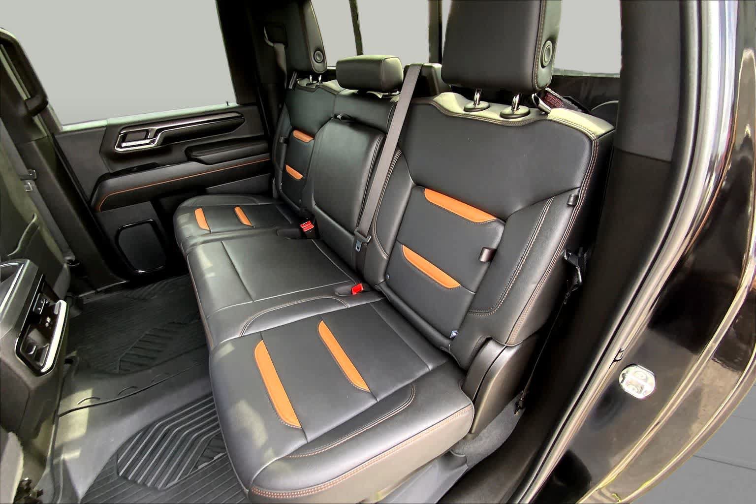 Used 2024 GMC Sierra 2500 AT4 w/ AT4 Premium Plus Package AWD/4WD image 19