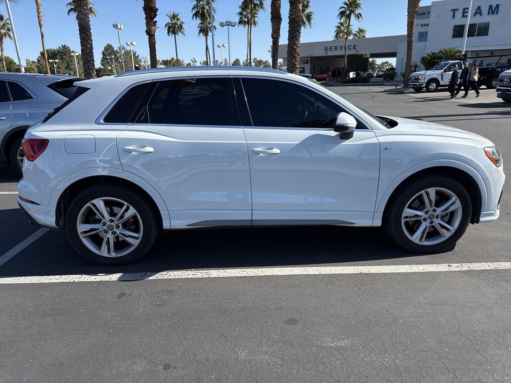 Used 2020 Audi Q3 2.0T Premium w/ Convenience Package image 2